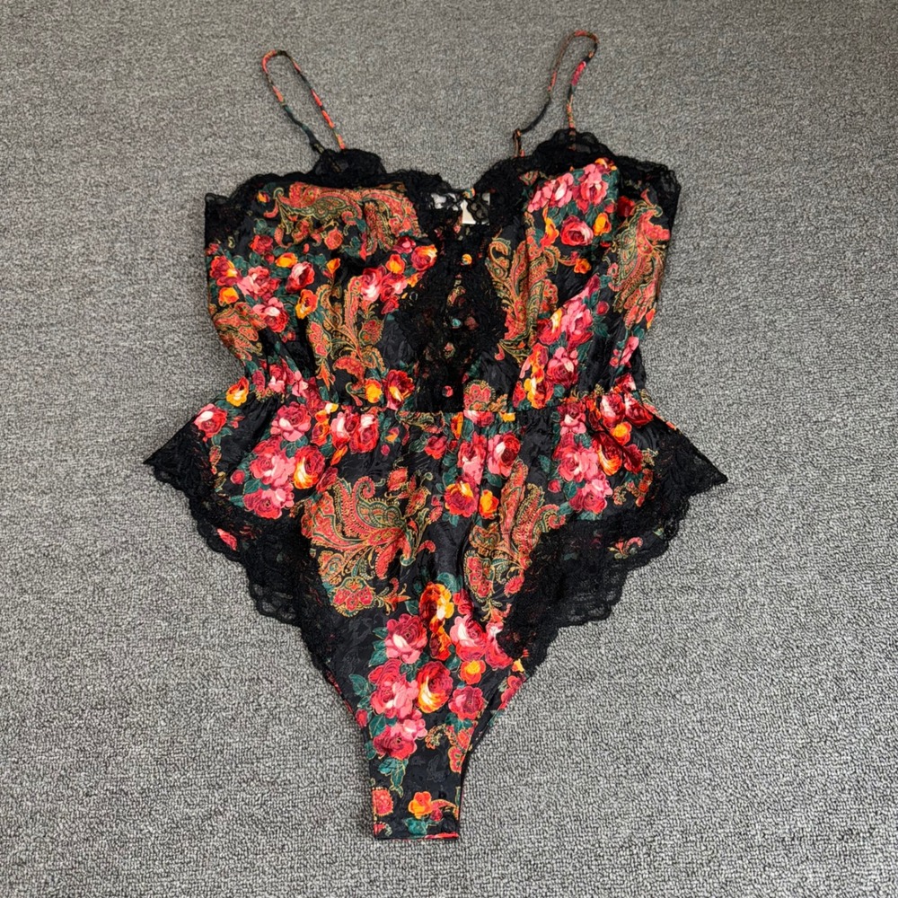Vintage Delicates Floral Paisley Lace Teddy Bodysuit Red Black Medium Lingerie